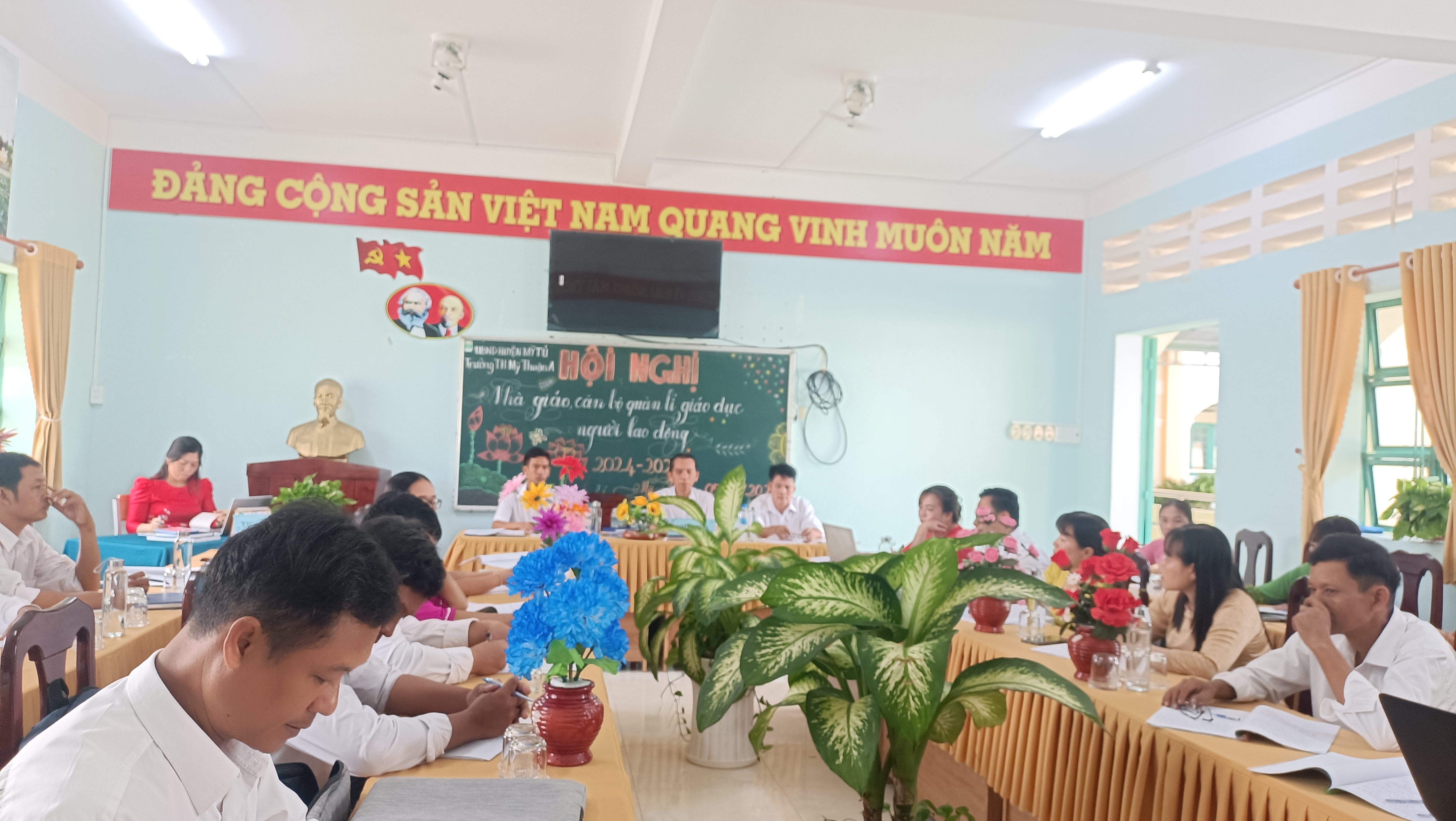 HỘI NGHỊ NĂM HỌC: 2024 - 2025